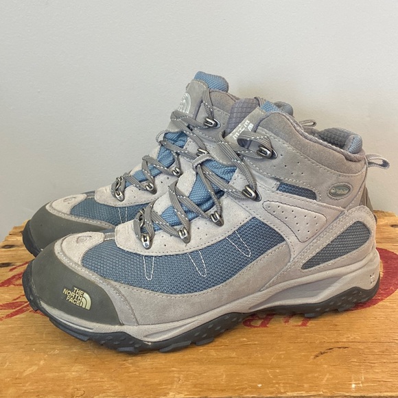 The North Face Shoes - The North Face winter hiking and walking mid ankle waterproof boot women’s 9.5